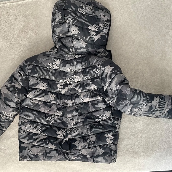 Kids' Puffer Jacket - Picture 4 of 5